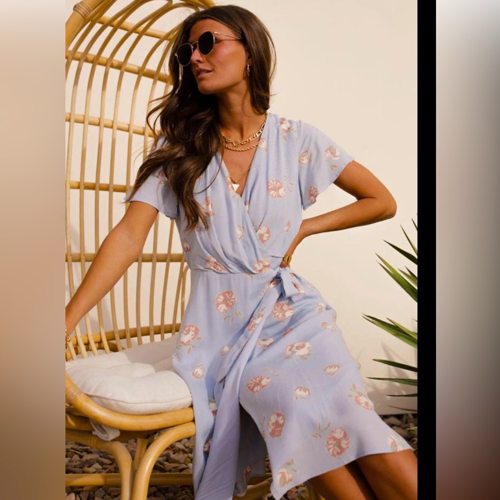 böhme Aster Blue Floral Midi Length Wrap Dress | Size Medium | Bundle & Save 💲